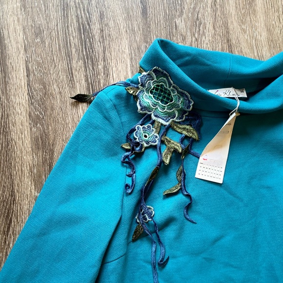 Iren Klairie Cowl Neck Floral dress - Picture 5 of 8